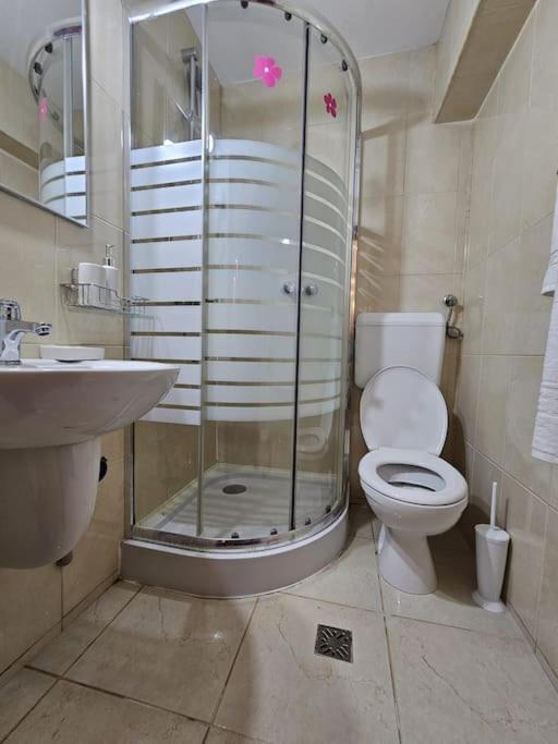 Ultra Central Luxury 3Br 2Bath Apt & Amazing Views Bukarest Eksteriør billede