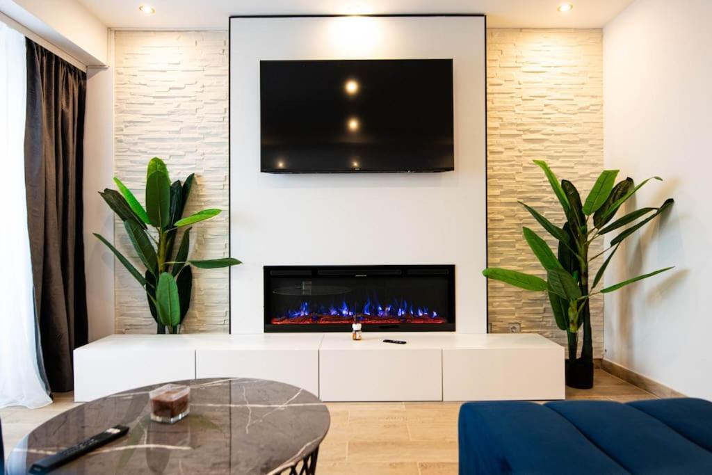 Ultra Central Luxury 3Br 2Bath Apt & Amazing Views Bukarest Eksteriør billede